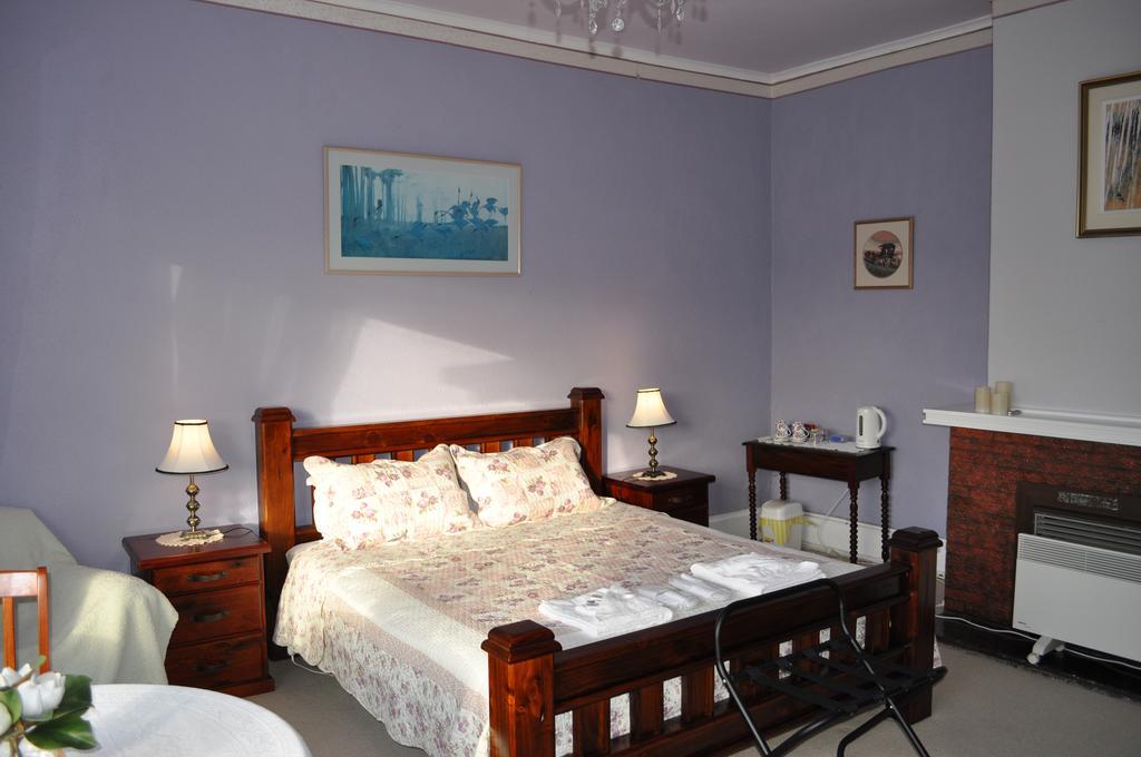 Roslyn House Bed & Breakfast Bushy Park Esterno foto