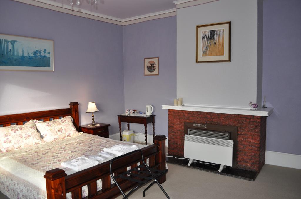 Roslyn House Bed & Breakfast Bushy Park Esterno foto