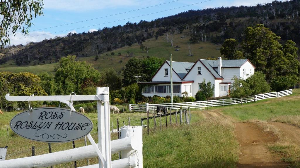Roslyn House Bed & Breakfast Bushy Park Esterno foto