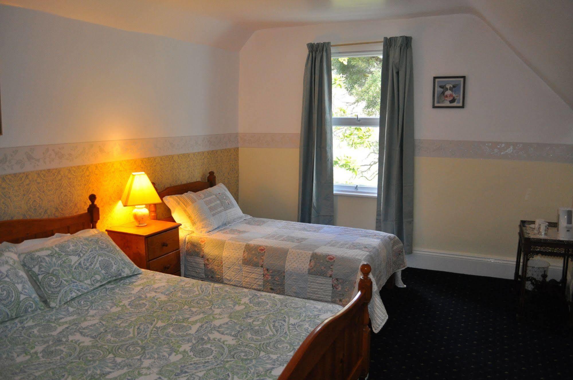 Roslyn House Bed & Breakfast Bushy Park Esterno foto