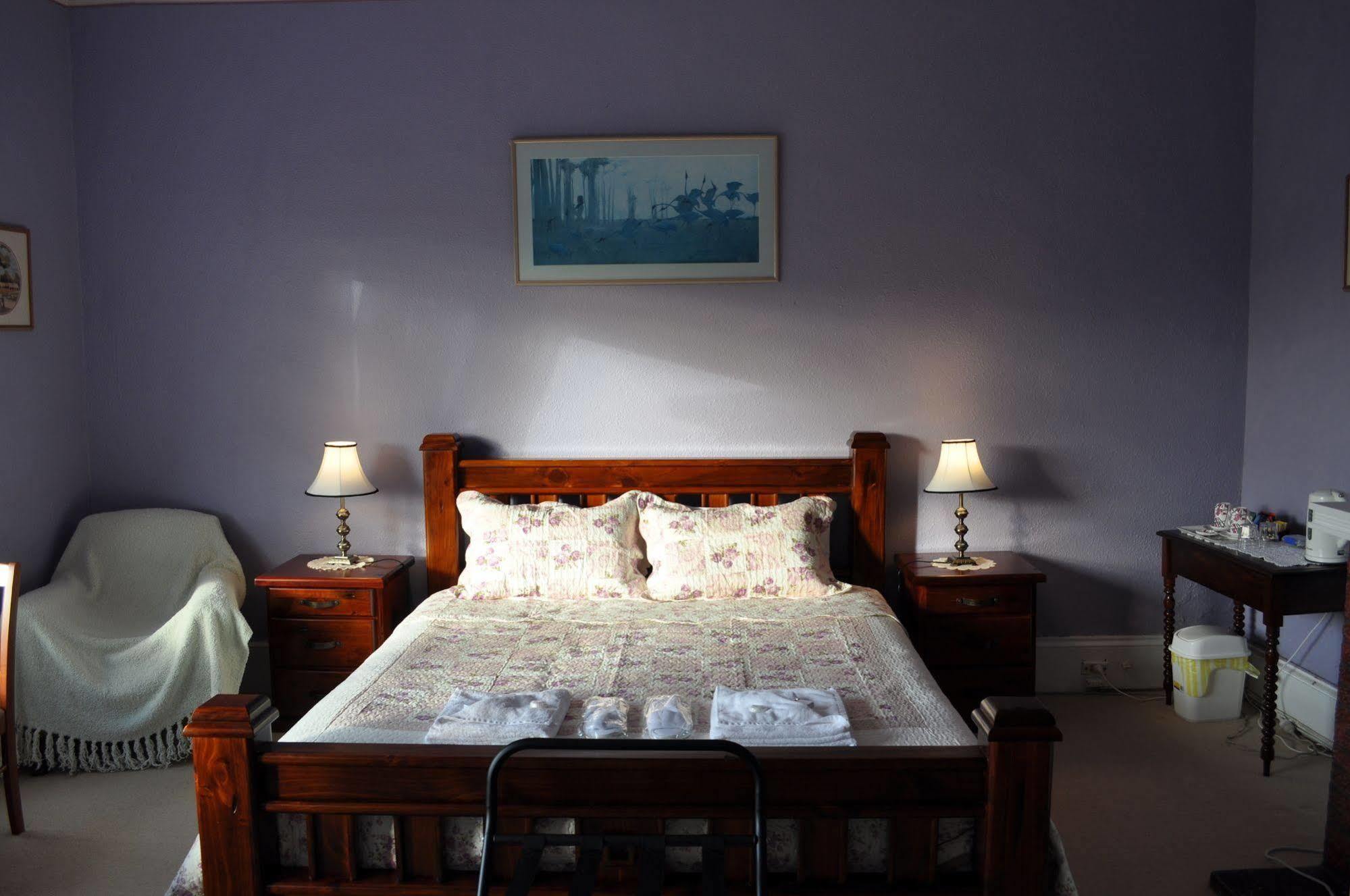 Roslyn House Bed & Breakfast Bushy Park Esterno foto